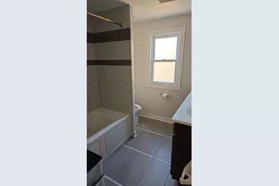 8434 S Yates Boulevard, Chicago, IL 60617 - Photo 12
