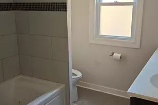 8434 S Yates Blvd, Chicago, IL 60617 - Photo 12