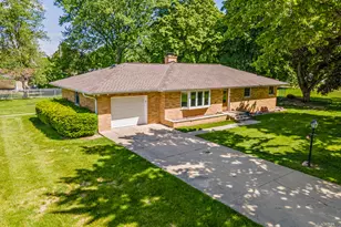 10218 McConnell St, Richmond, IL 60071 - Photo 2