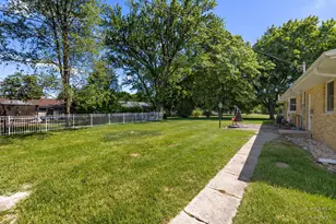 10218 McConnell St, Richmond, IL 60071 - Photo 32