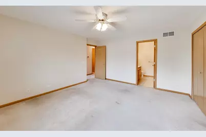 365 Stonington Place #365, South Elgin, IL 60177 - Photo 10