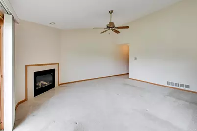 365 Stonington Place #365, South Elgin, IL 60177 - Photo 4