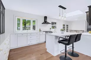 7724 Knottingham Ln, Downers Grove, IL 60516 - Photo 6