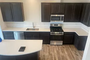 638 Wolverine Dr, Aurora, IL 60502 - Photo 4