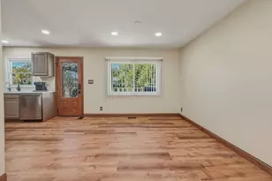 412 Sherwood Dr, Streamwood, IL 60107 - Photo 6