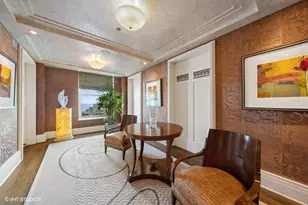 159 E Walton Pl, Chicago, IL 60611 - Photo 6