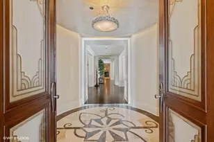 159 E Walton Pl, Chicago, IL 60611 - Photo 8