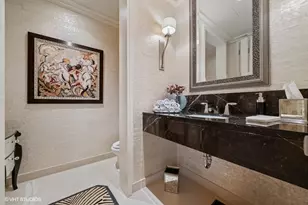 159 E Walton Pl, Chicago, IL 60611 - Photo 8