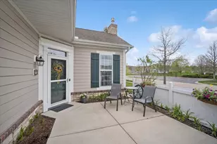 640 Schumann St, Woodstock, IL 60098 - Photo 2