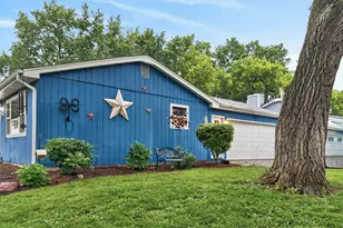 183 Sunset Dr, Carpentersville, IL 60110 - Photo 28