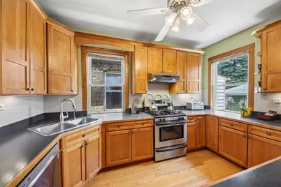 4033 W Wellington Avenue, Chicago, IL 60641 - Photo 6