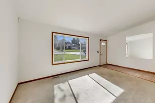 394 Pine Grove Ave, Gurnee, IL 60031 - Photo 2