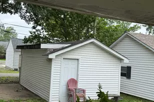 438 Anderson St, Centralia, IL 62801 - Photo 10