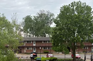 1840 W Hatherleigh Ct, Mount Prospect, IL 60056 - Photo 1