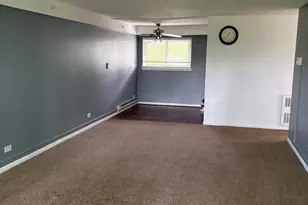 1840 W Hatherleigh Ct, Mount Prospect, IL 60056 - Photo 2