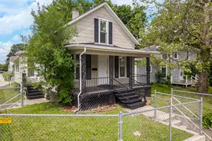 107 S Morris Ave, Bloomington, IL 61701 - Photo 2