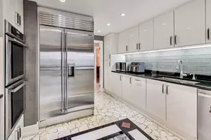 100 E Huron St, Chicago, IL 60611 - Photo 8