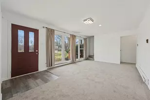 8 Mantua Ct, Park Forest, IL 60466 - Photo 4