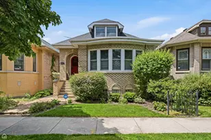 5822 N Sacramento Ave, Chicago, IL 60659 - Photo 1