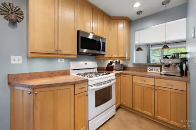 725 E Eisenhower Avenue, Palatine, IL 60074 - Photo 18