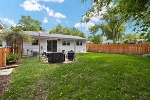 725 E Eisenhower Ave, Palatine, IL 60074 - Photo 4