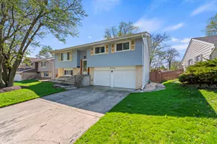 15222 Huntington Ct, Orland Park, IL 60462 - Photo 2