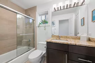 2314 W McLean Ave, Chicago, IL 60647 - Photo 18