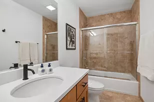 2314 W McLean Ave, Chicago, IL 60647 - Photo 22