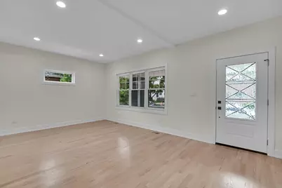 4036 W Warwick Avenue, Chicago, IL 60641 - Photo 6
