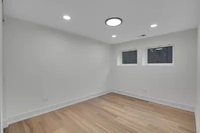 4036 W Warwick Avenue, Chicago, IL 60641 - Photo 34