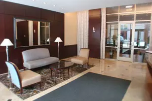 807 Davis St, Evanston, IL 60201 - Photo 16