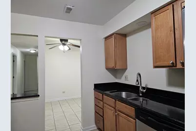 833 Village Quarter Road #G5, West Dundee, IL 60118 - Photo 4