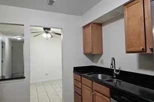 833 Village Quarter Rd, West Dundee, IL 60118 - Photo 4