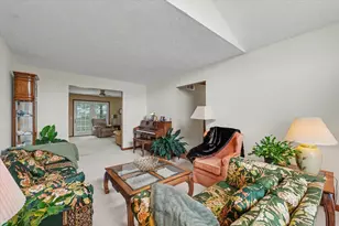 4409 Copper Ridge Rd, Champaign, IL 61822 - Photo 8