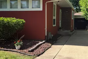 1438 Olive Rd, Homewood, IL 60430 - Photo 2