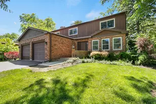 908 Firth Rd, Mundelein, IL 60060 - Photo 2