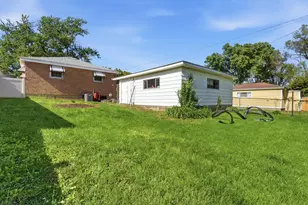 7433 W 114th St, Worth, IL 60482 - Photo 18