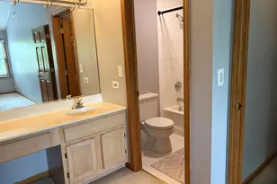 1511 Barrymore Dr, Darien, IL 60561 - Photo 10