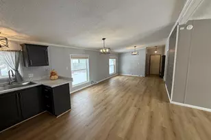 409 E Wood Ln, Belvidere, IL 61008 - Photo 4