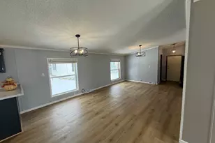 409 E Wood Ln, Belvidere, IL 61008 - Photo 6