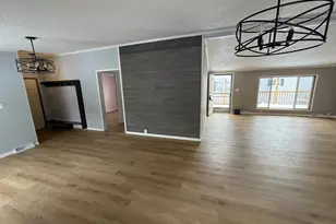 409 E Wood Ln, Belvidere, IL 61008 - Photo 10