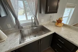 409 E Wood Ln, Belvidere, IL 61008 - Photo 8