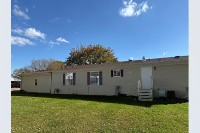 409 E Wood Lane, Belvidere, IL 61008 - Photo 2