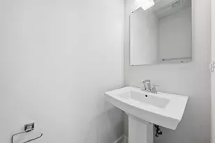 72 Nicholas Dr E, Des Plaines, IL 60016 - Photo 8