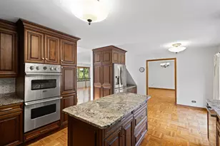 32675 N Forest Dr, Grayslake, IL 60030 - Photo 10