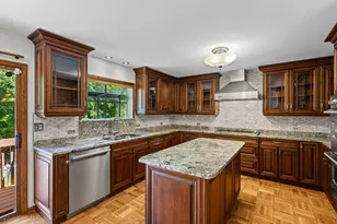 32675 N Forest Dr, Grayslake, IL 60030 - Photo 8