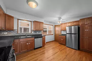 8610 W Summerdale Ave, Chicago, IL 60656 - Photo 6