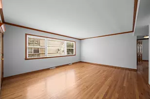 8610 W Summerdale Ave, Chicago, IL 60656 - Photo 2