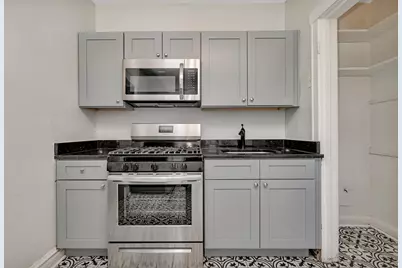 317 W Calendar Avenue #1A, La Grange, IL 60525 - Photo 2