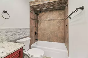 2333 N Neva Ave, Chicago, IL 60707 - Photo 20